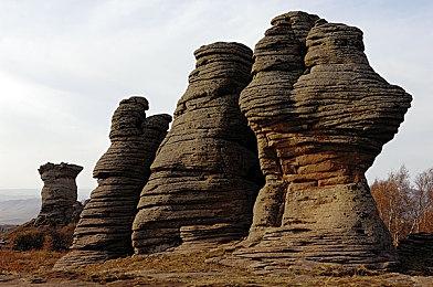 《荣誉骑士2》Steam正式发售 获“褒贬不一”评价